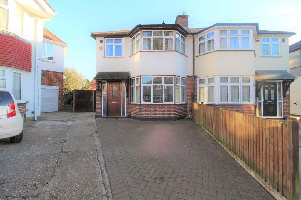 Property photo 1 of 11