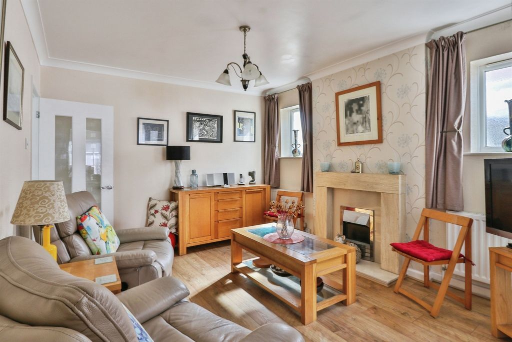 Property photo 3 of 20