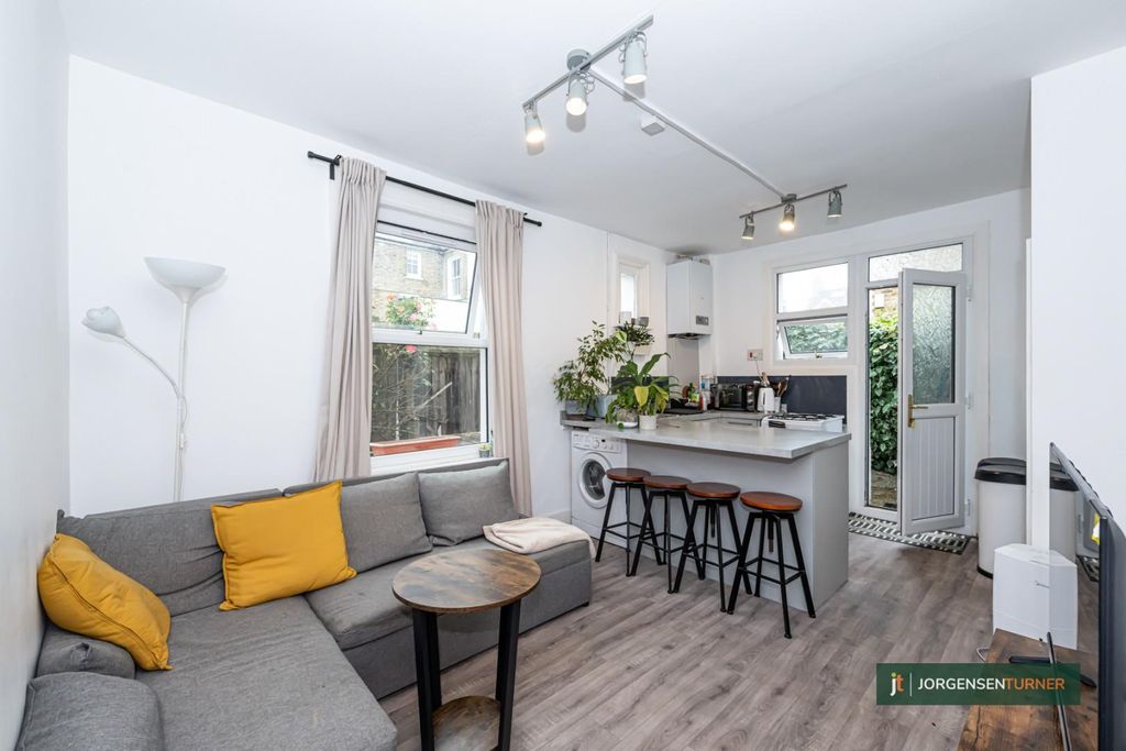 Property photo 1 of 11