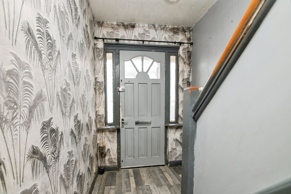 Property photo 2 of 17 Photo