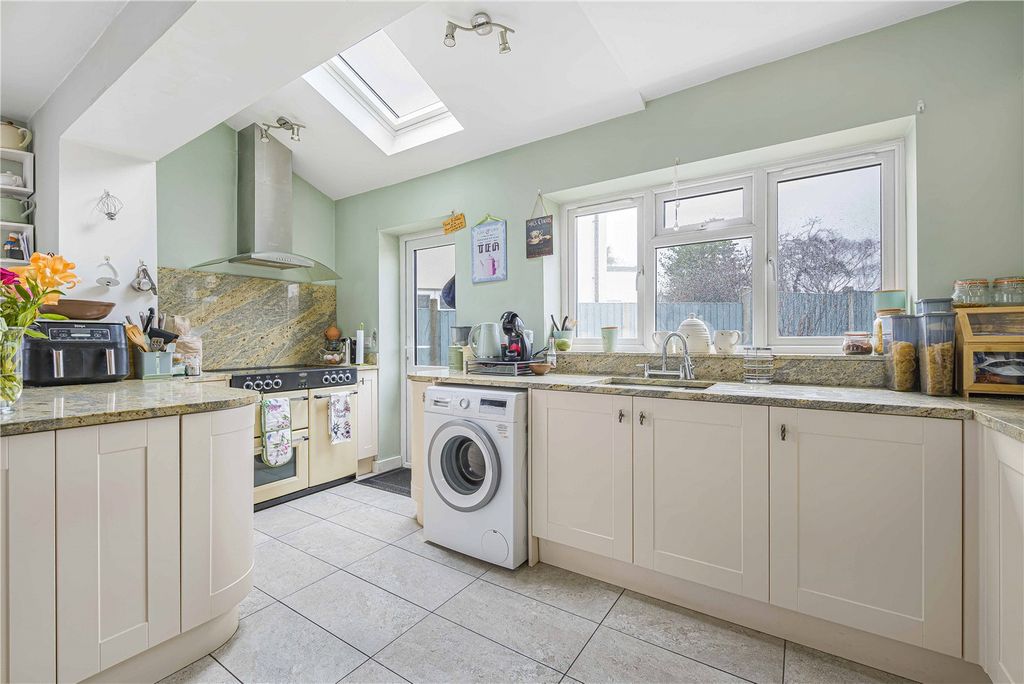 Property photo 2 of 23 Kitchen Diner