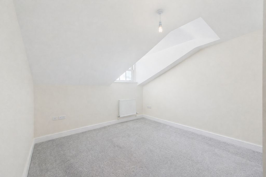 Property photo 2 of 7 Bedroom