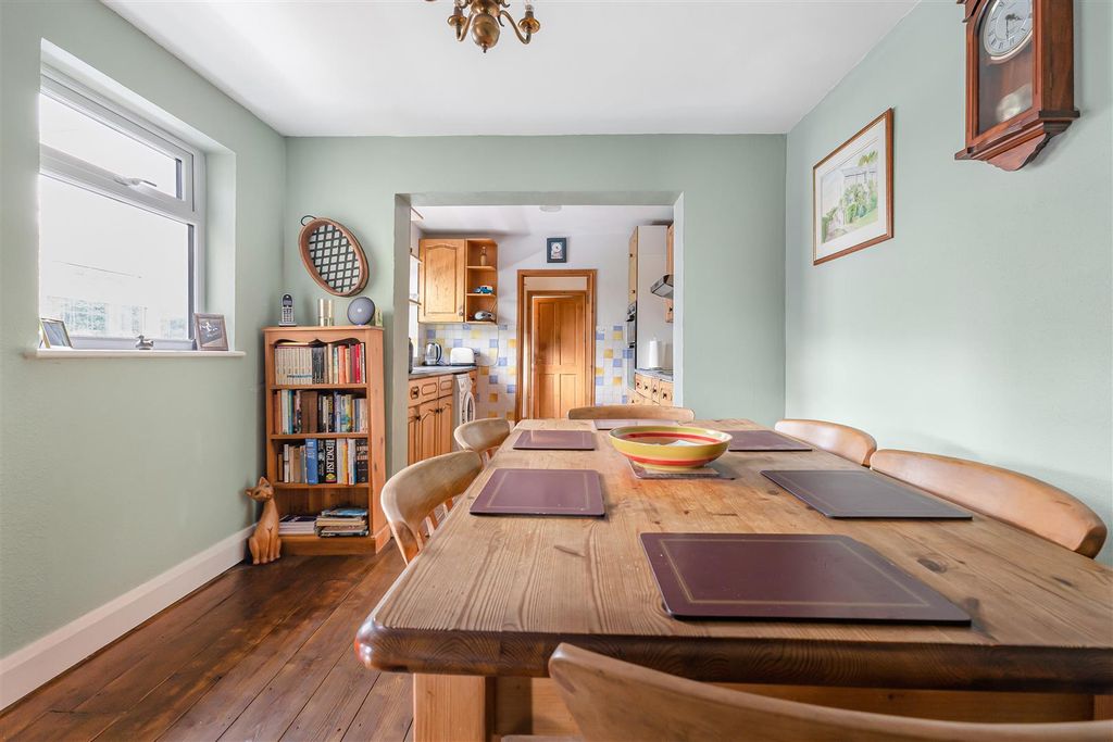 Property photo 2 of 23 Kitchen/Diner