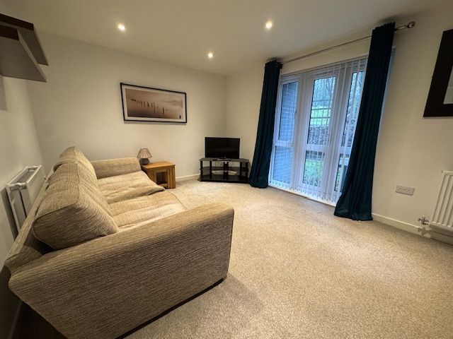 Property photo 3 of 8 Photograph 3