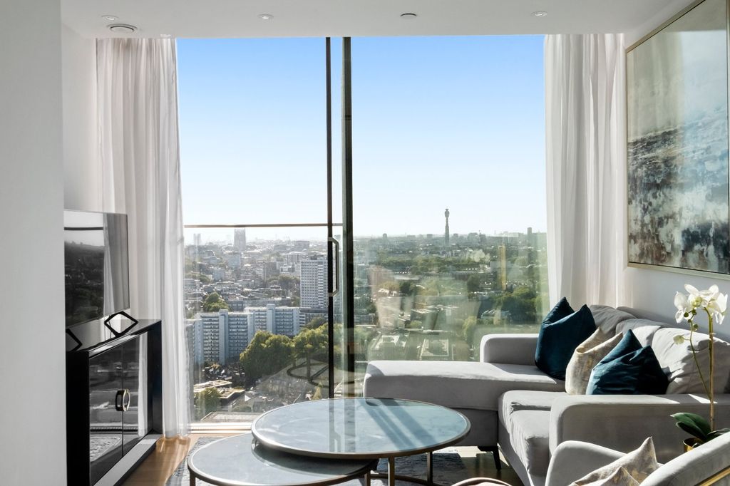 Property photo 2 of 17