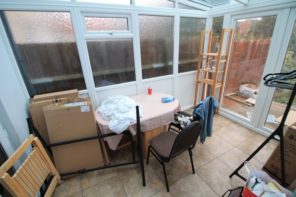 Property photo 3 of 8 Conservatory.Jpg