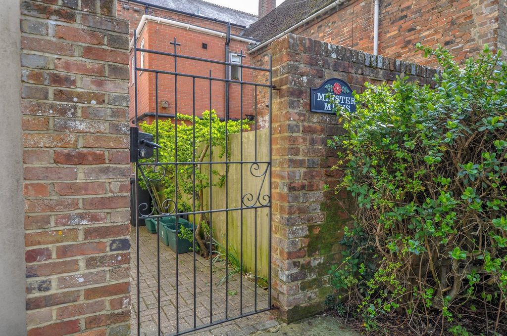 Property photo 3 of 7