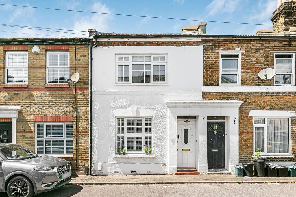 Property photo 1 of 16