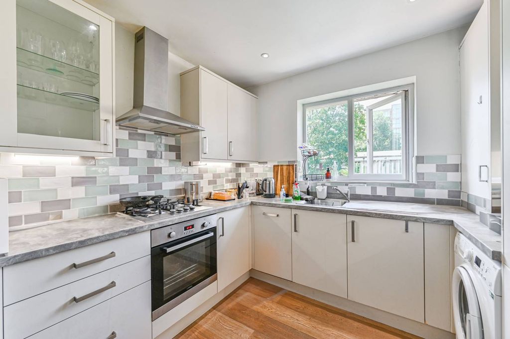 Property photo 1 of 5