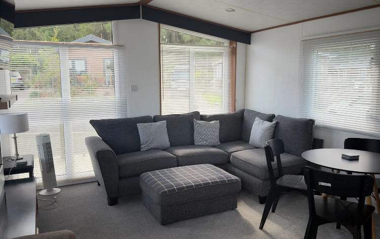 Property photo 2 of 6 Abi St David Lounge Meadows Retreat