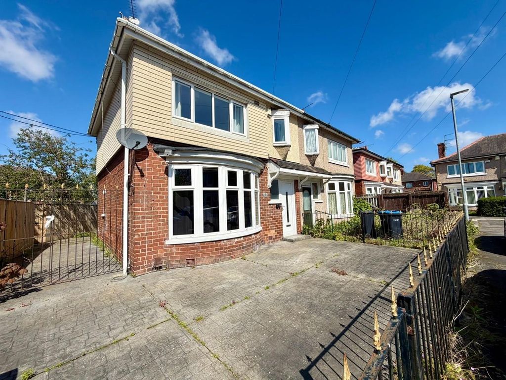 Property photo 1 of 7 Front