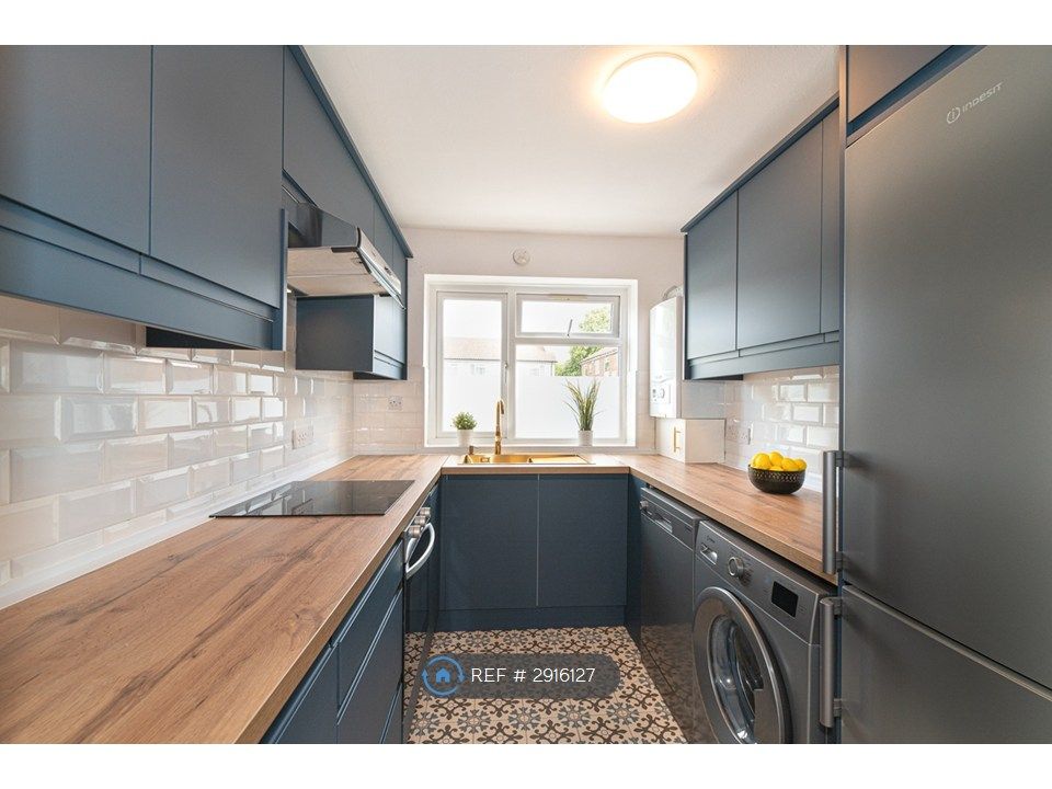 Property photo 1 of 21 Kitchen