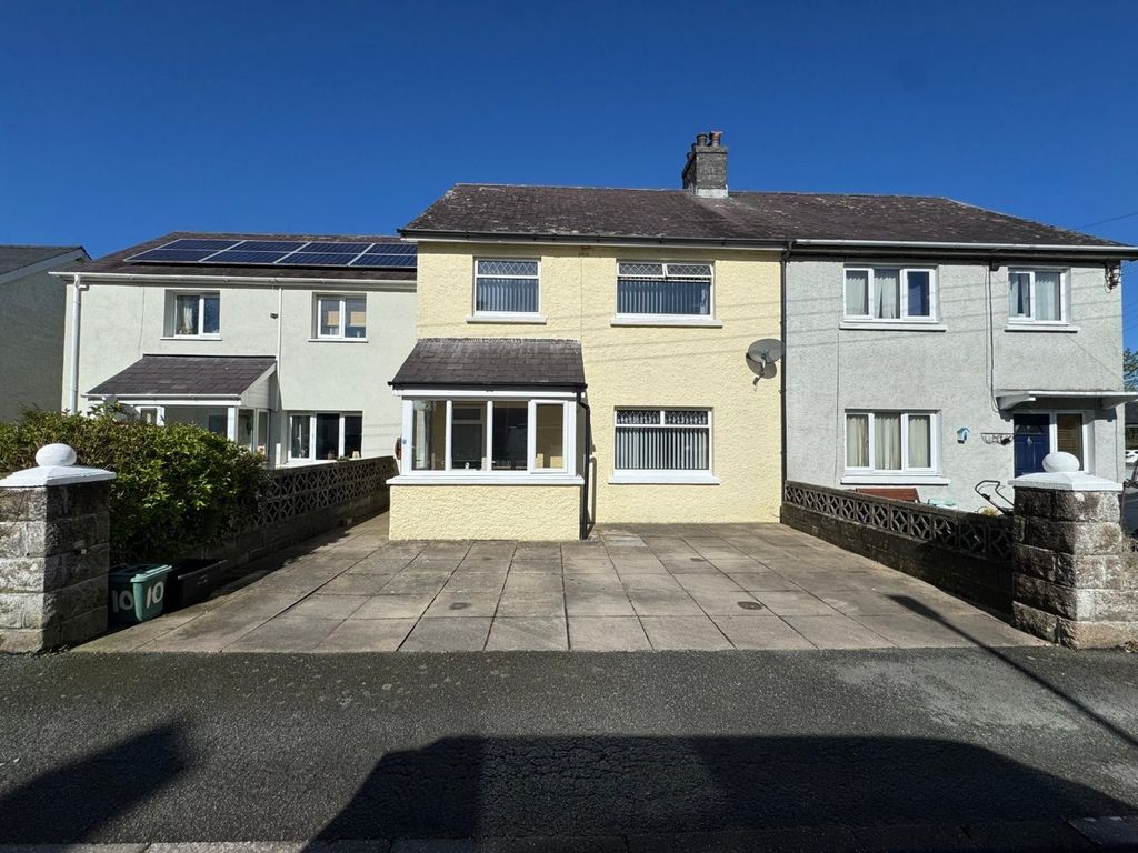 Property photo 1 of 32