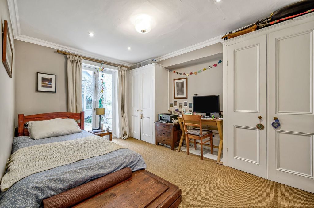 Property photo 3 of 21 Picture No. 18