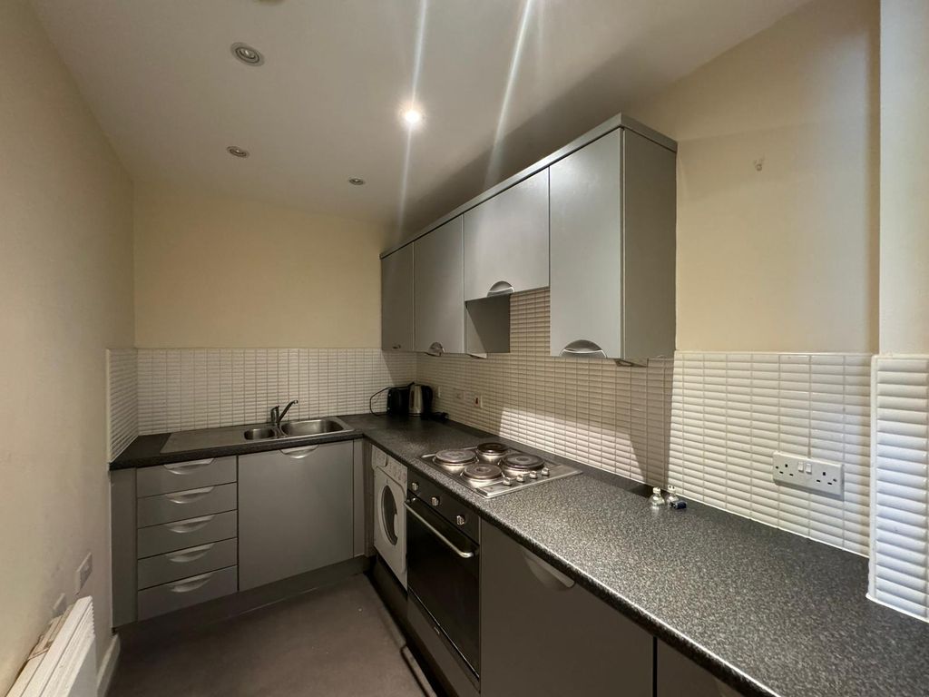 Property photo 2 of 4 Kitchen