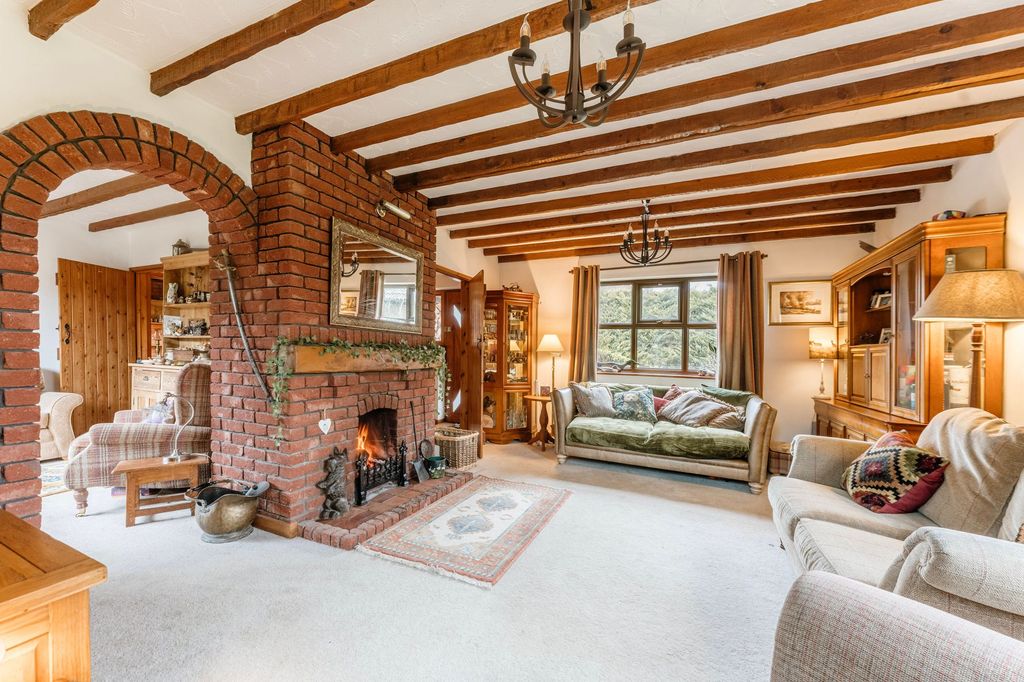 Property photo 3 of 28