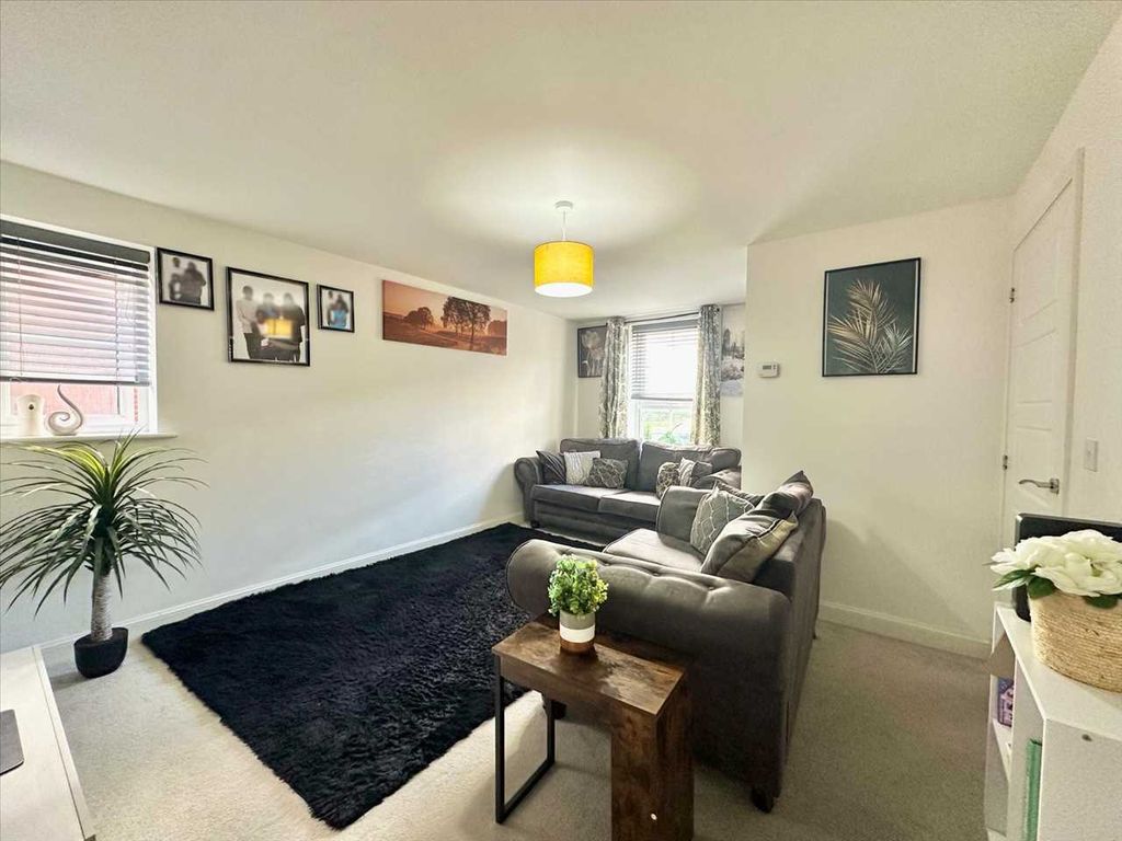 Property photo 3 of 21