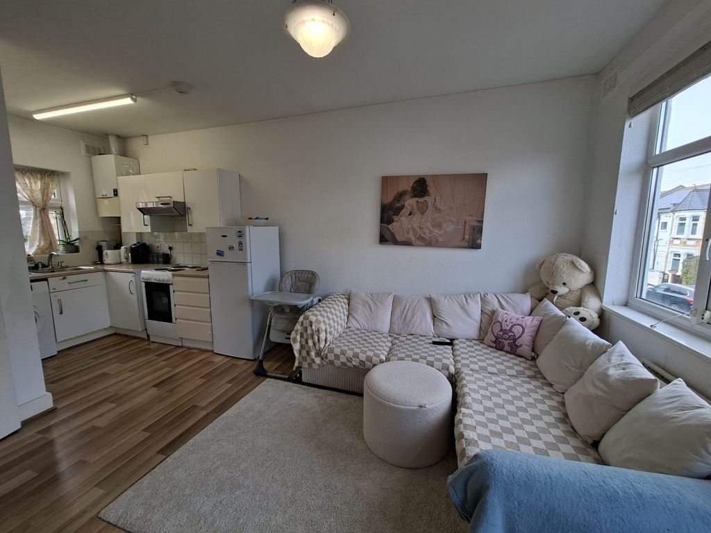 Property photo 3 of 11 Photo 2