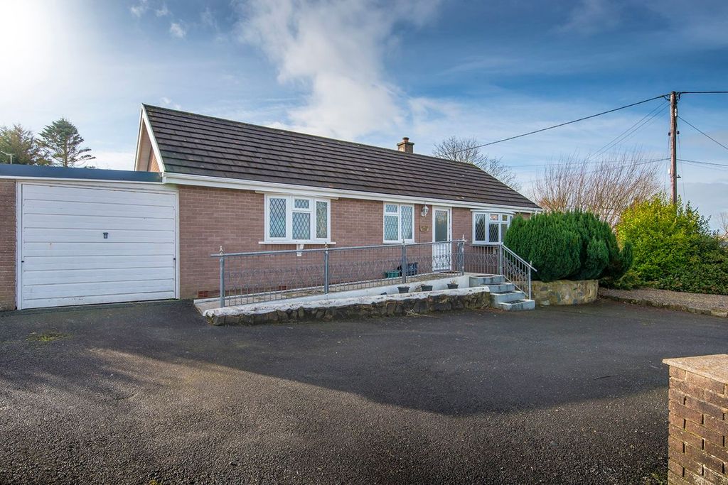 Property photo 2 of 23