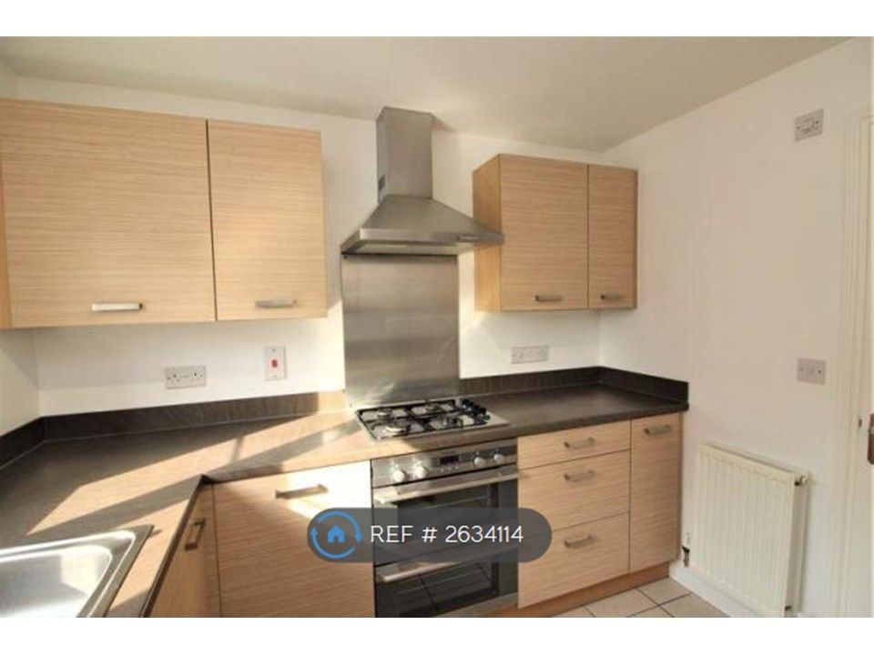 Property photo 3 of 20 Kitchen