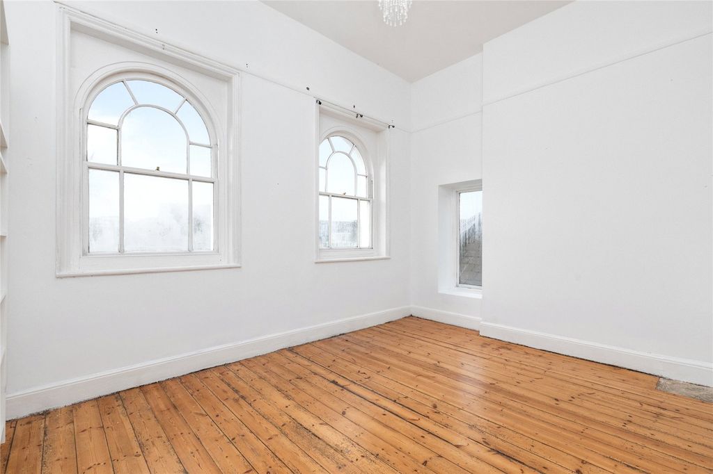 Additional image 14 of 6 bed end terrace house for salePark Crescent, Brighton, East Sussex BN2