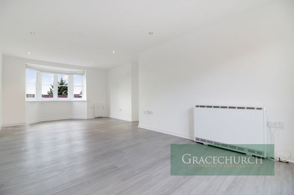 Property photo 3 of 12 Gallery