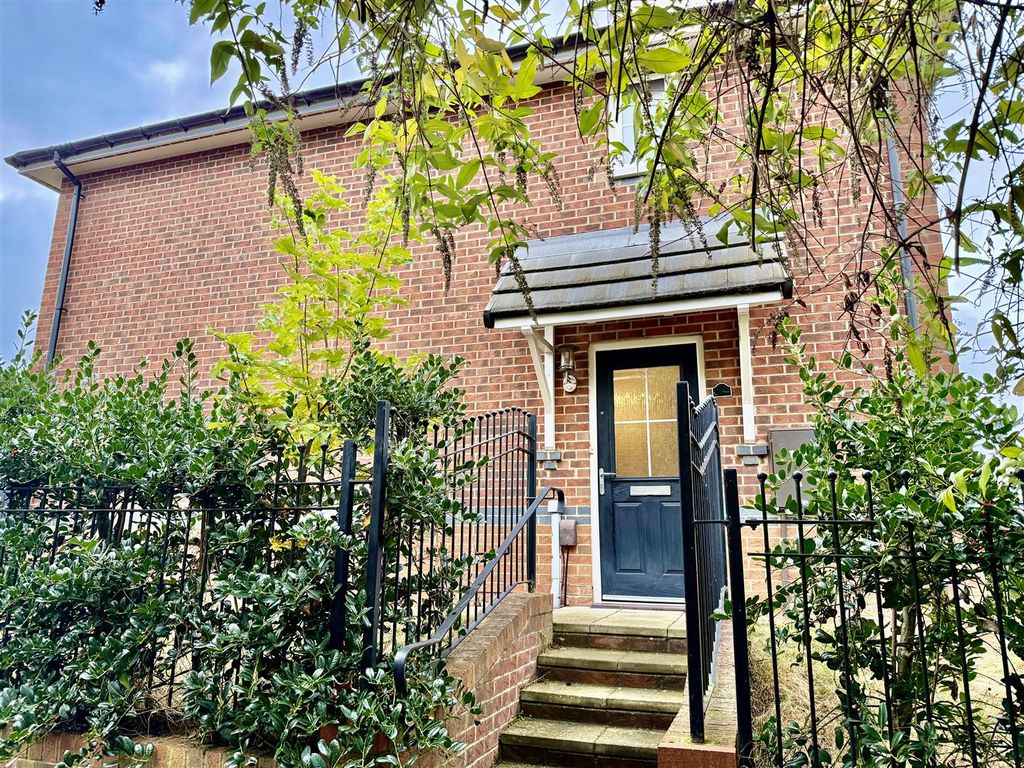Property photo 1 of 14 External