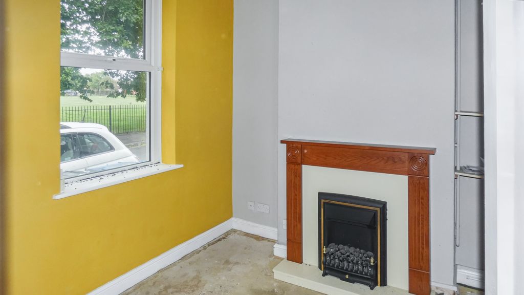 Property photo 2 of 15 39 Leonard Street, Hull, East Yorkshire, Hu3 1Sa