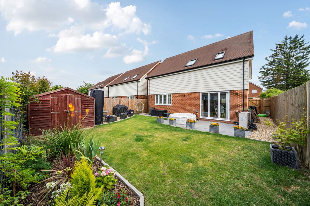 Property photo 2 of 22 Garden