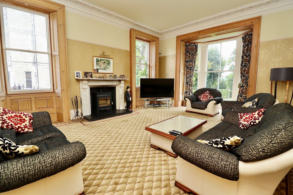 Property photo 3 of 23