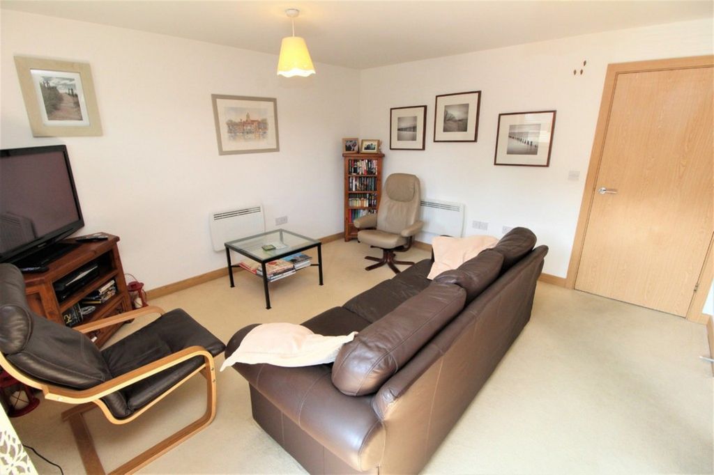 Property photo 3 of 11