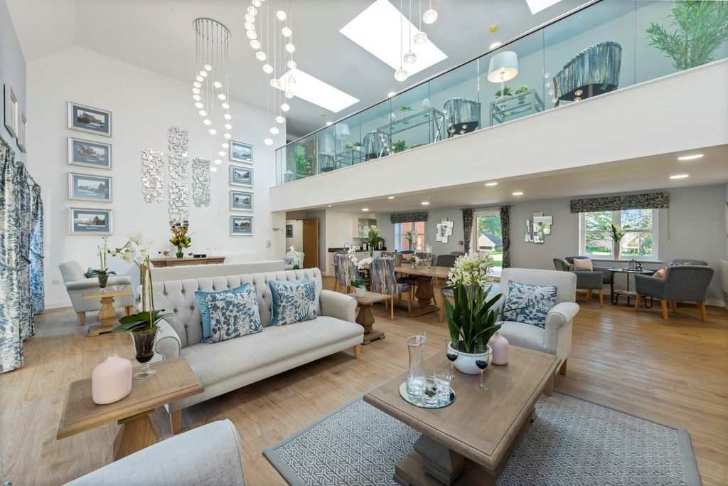 Property photo 1 of 12 Communal Lounge