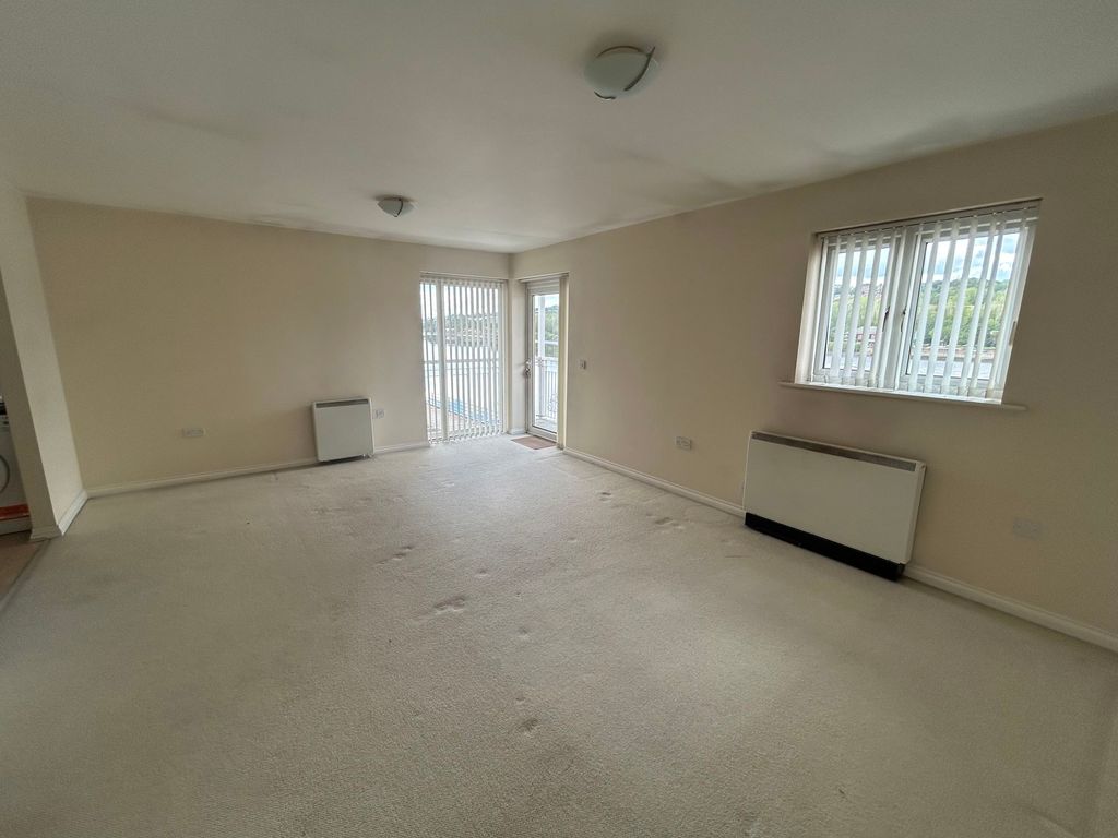 Property photo 3 of 12