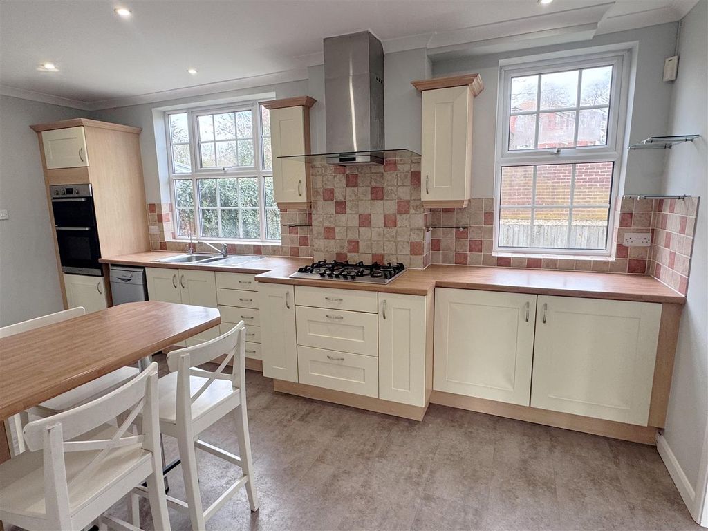 Property photo 2 of 23 Kitch 1.Jpg