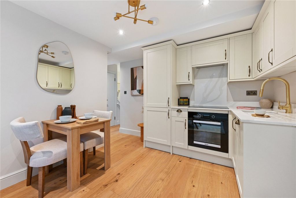 Property photo 3 of 7 Living Room