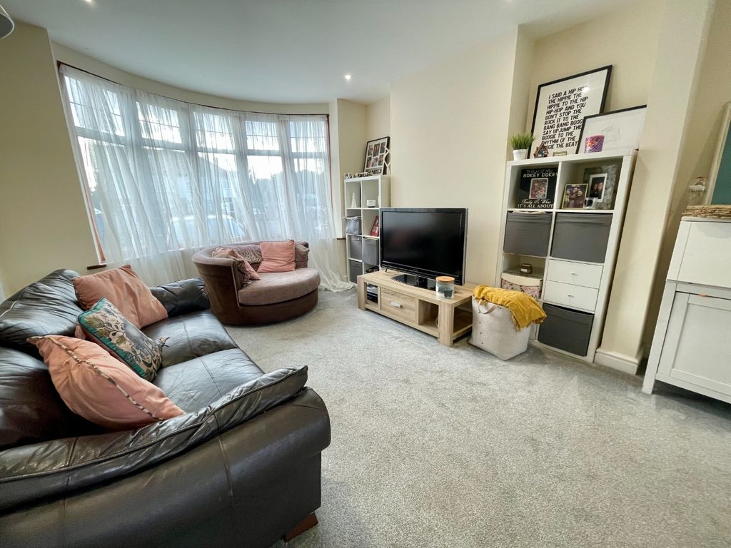 Property photo 3 of 10 4434002