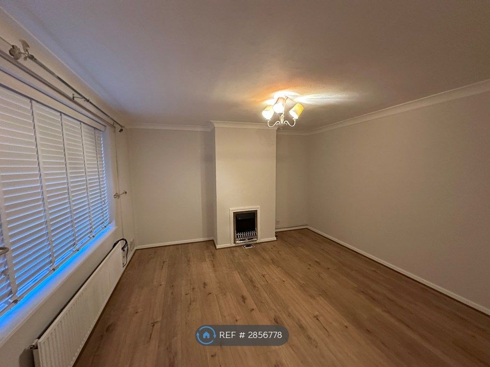 Property photo 3 of 15 Lounge