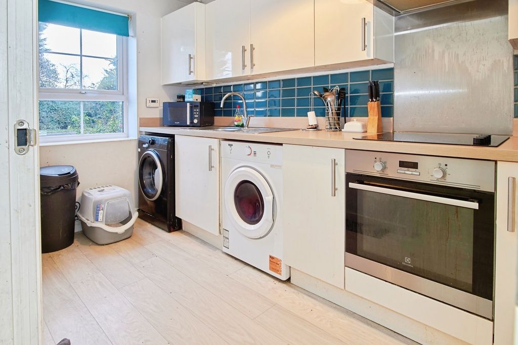 Property photo 3 of 21 Kitchen