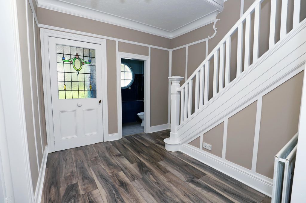 Property photo 2 of 23