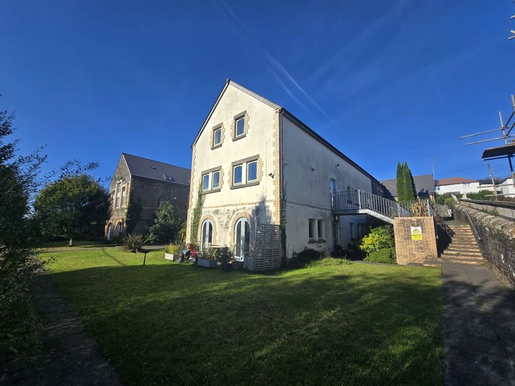 Property photo 2 of 4