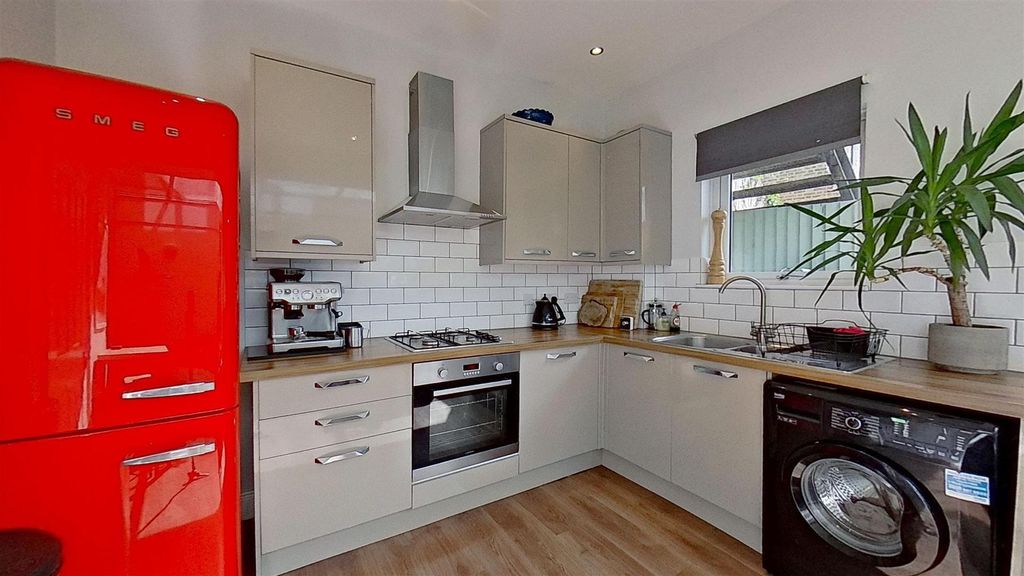 Property photo 3 of 12 2B-Franche-Court-Road-06102024_182143.Jpg