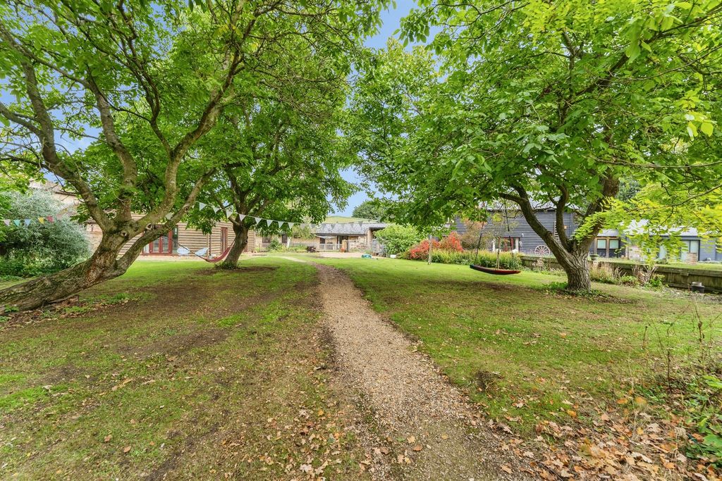Property photo 3 of 22