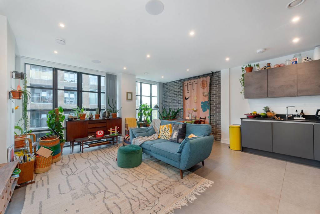 Property photo 2 of 10