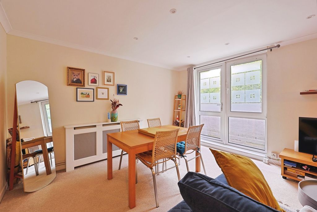 Property photo 3 of 20 Pbox-Img.Jpg