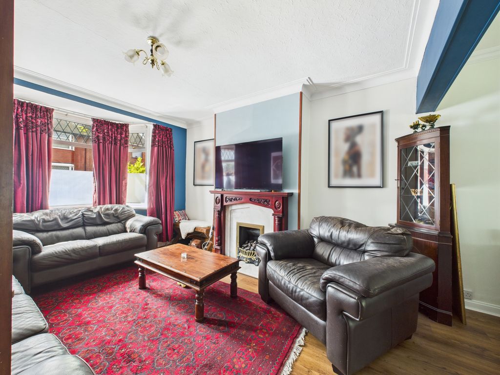 Property photo 2 of 33