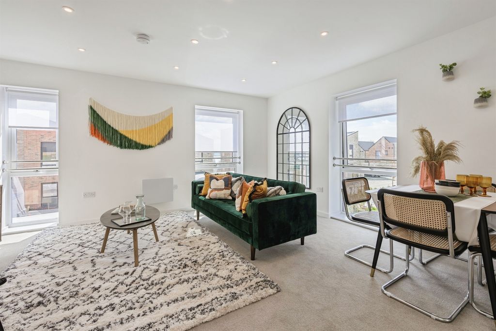 Property photo 3 of 25