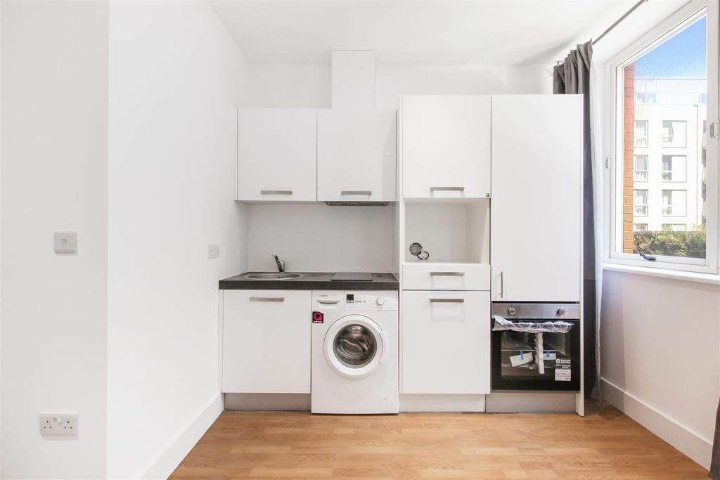 Property photo 2 of 5 , 225 Shenley Road - Wwhrrymjeykq9Wbf0An5.Jpg