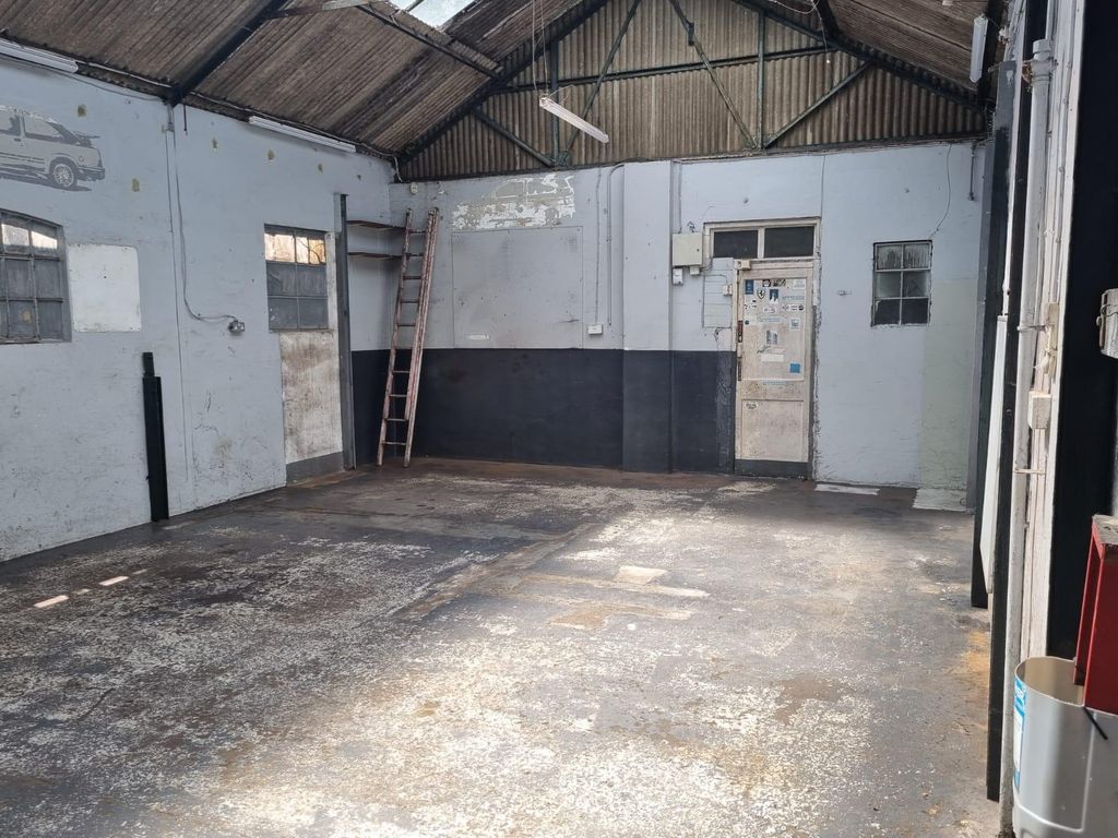 Property photo 3 of 6