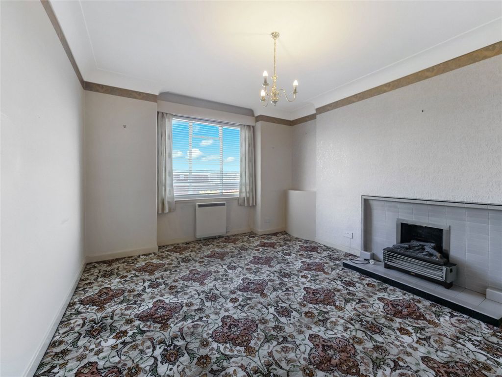 Property photo 2 of 21 Picture No. 15