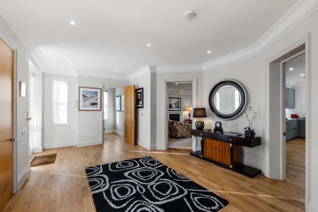 Property photo 3 of 28 Hallway